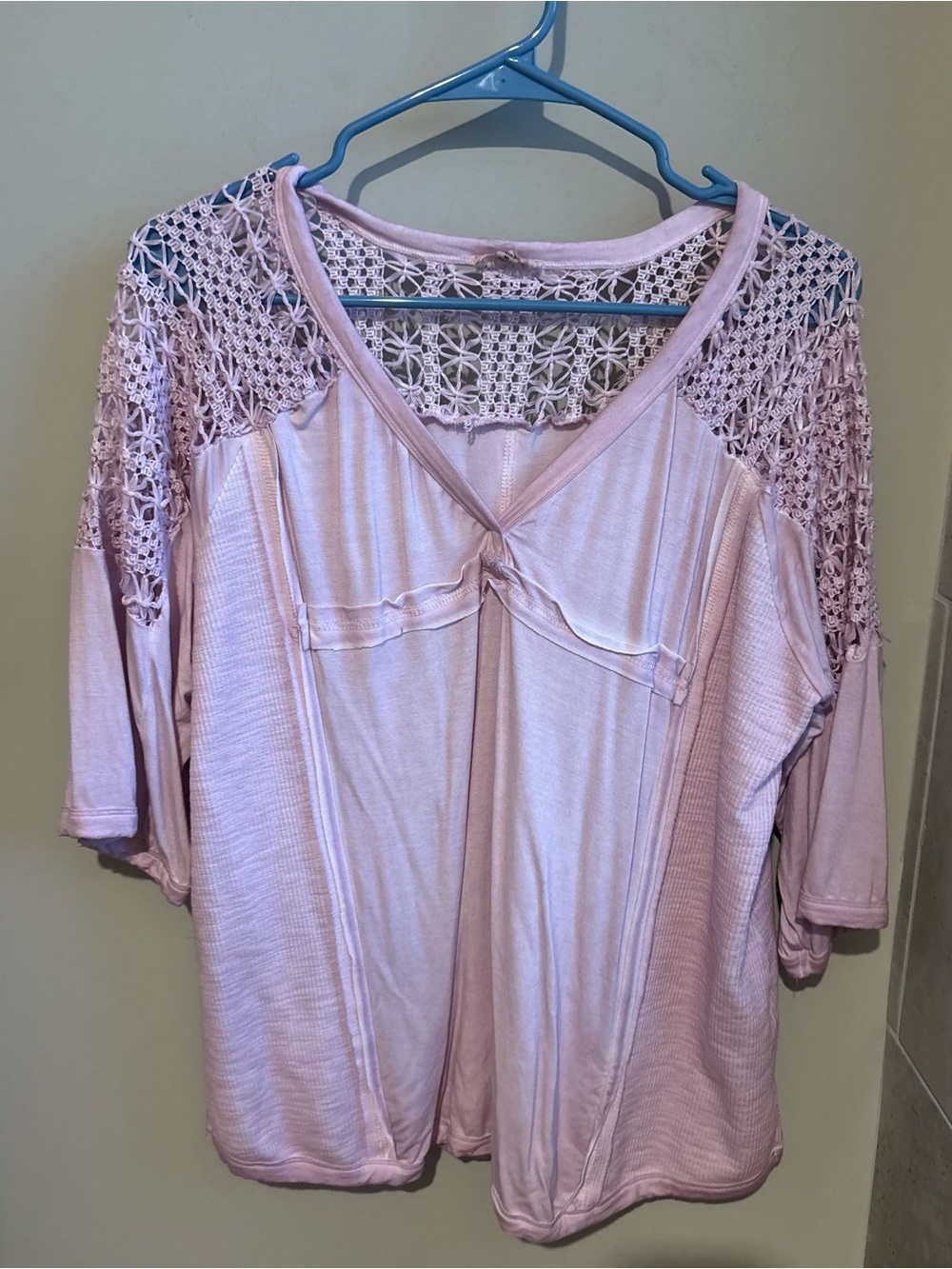 POL Crochet-Yoke V-Neck Tunic in Washed Lavender